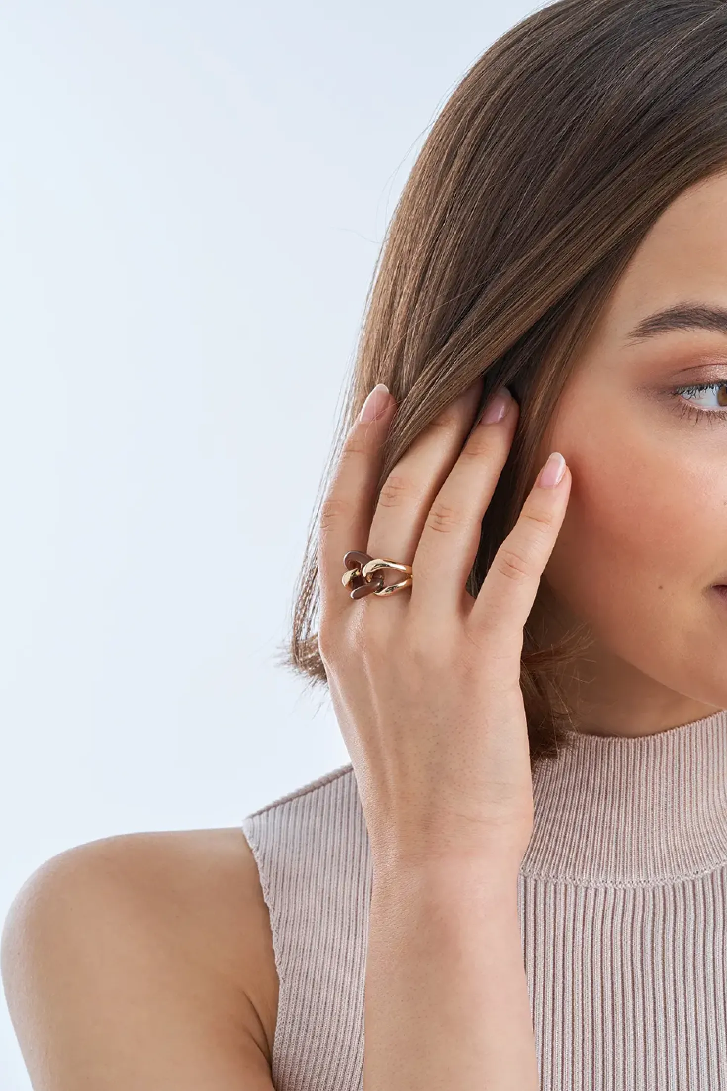 Ring - Brown Chain
