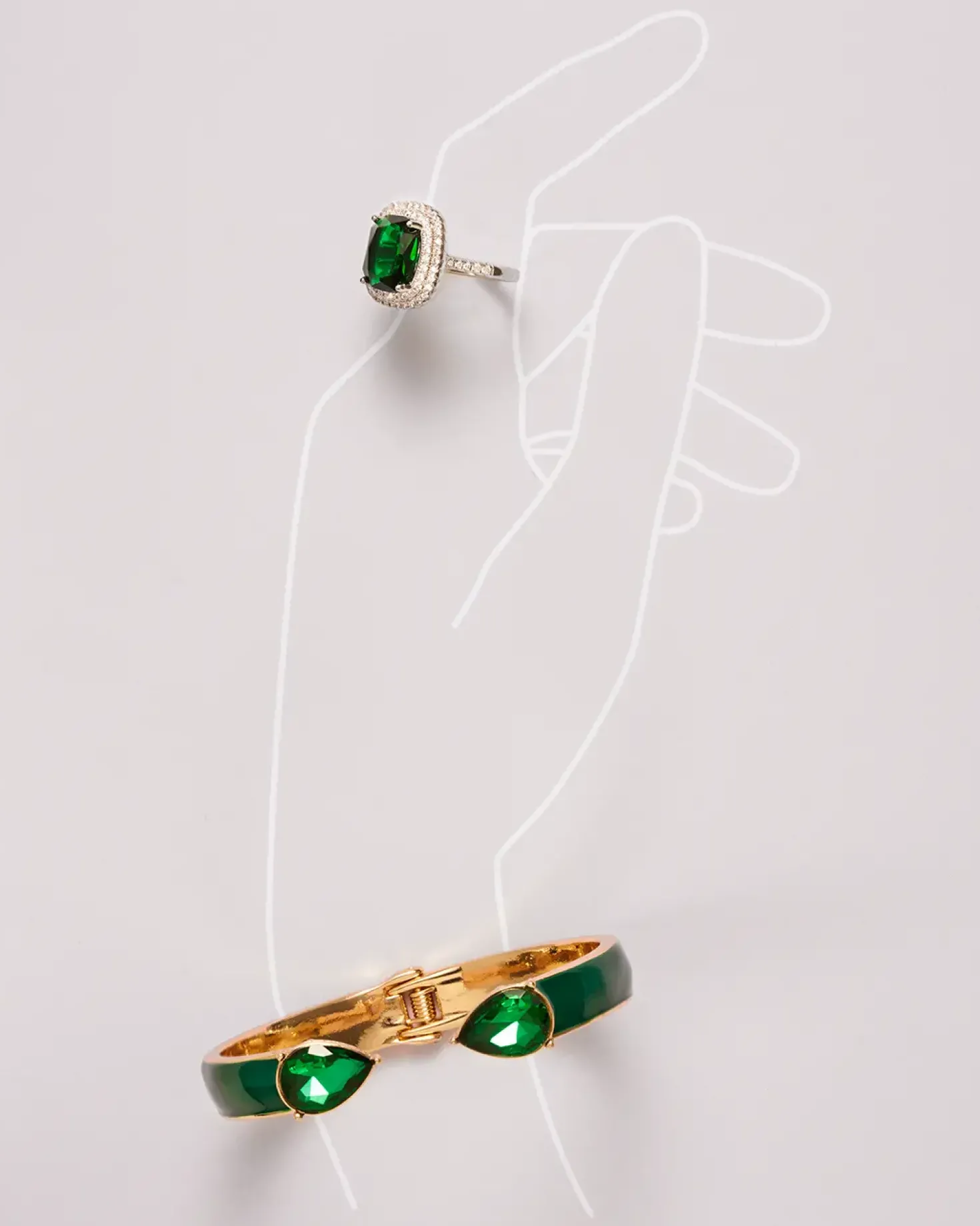 Ring - Glowy Emerald